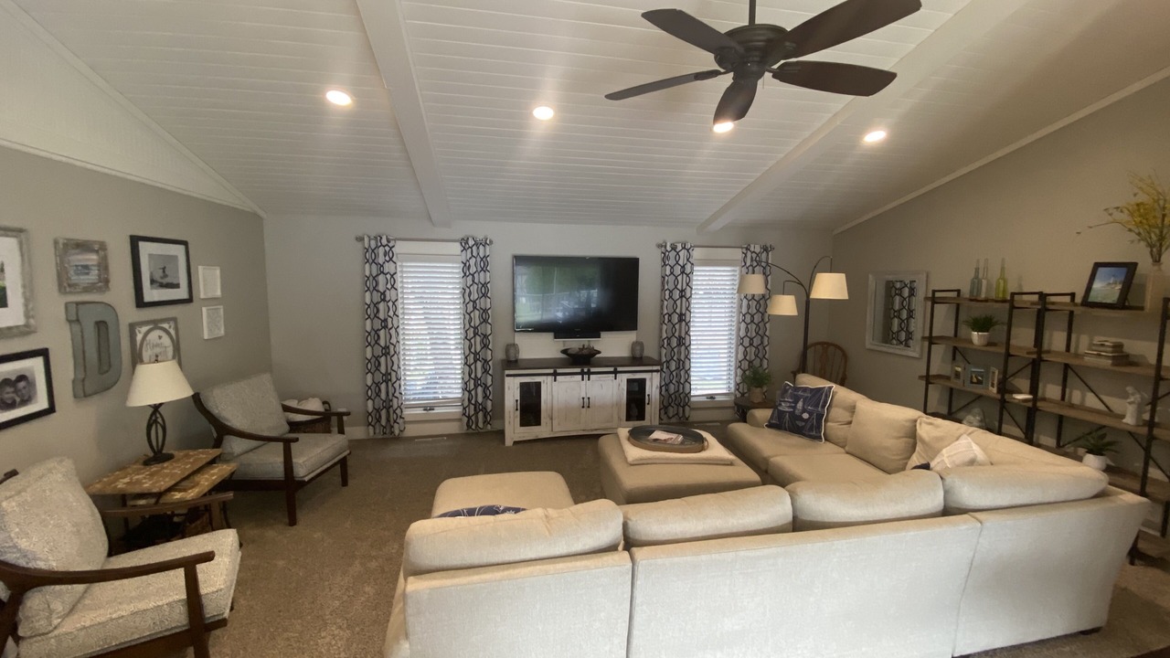 Photo of Livingroom in Ferrysburg