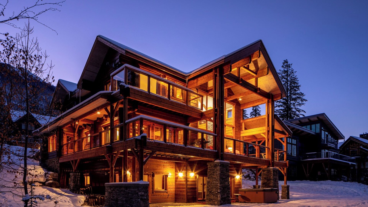 Photo of Outdoor in Golden