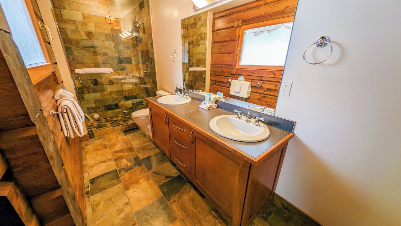 Photo of Bathroom in Golden