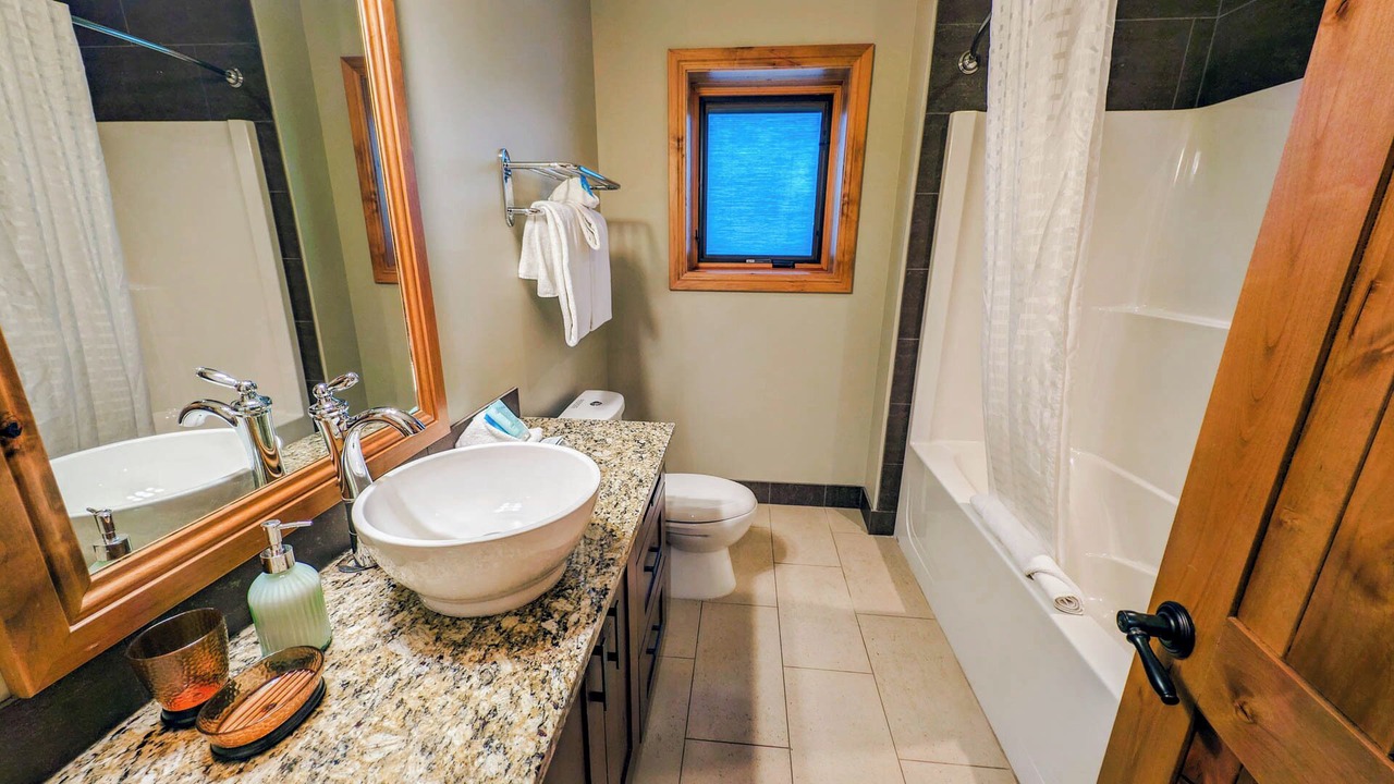 Photo of Bathroom in Golden