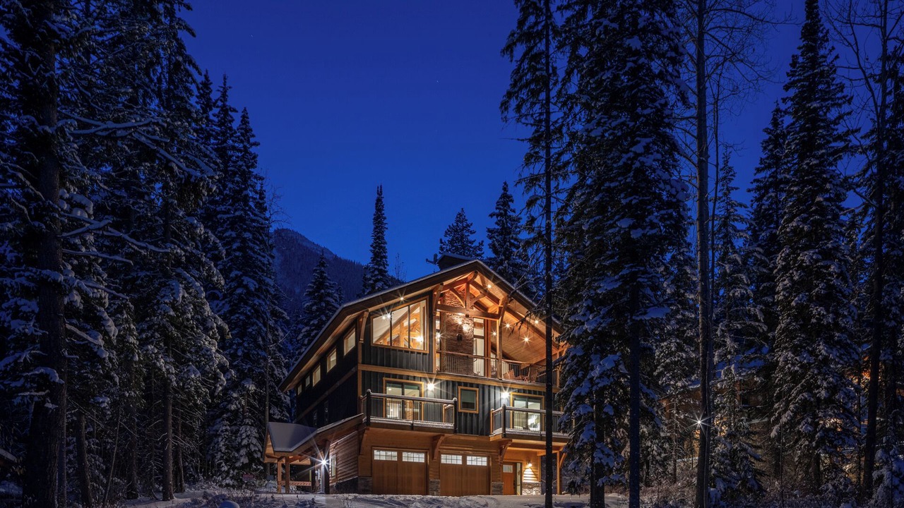 Photo of Outdoor in Golden