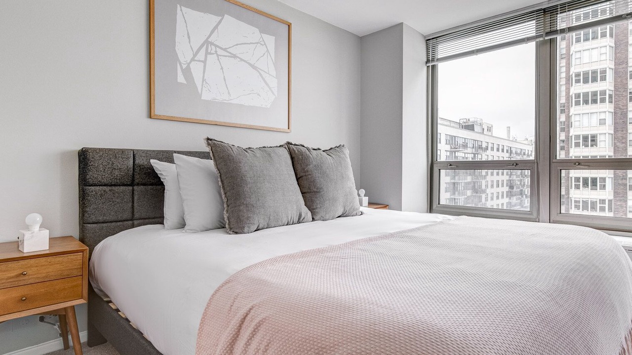 Photo of Bedroom in Lake View East
