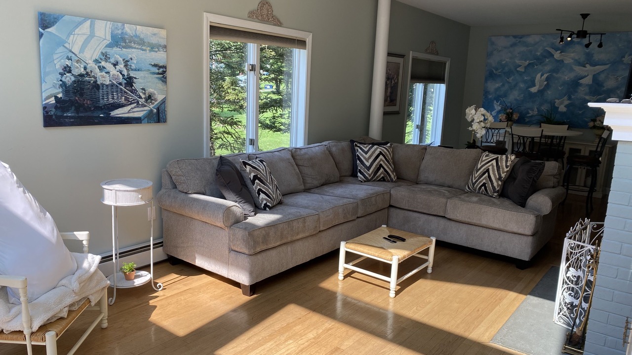 Photo of Livingroom in Middlefield