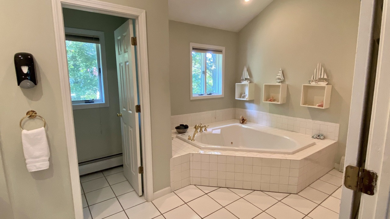 Photo of Bathroom in Middlefield