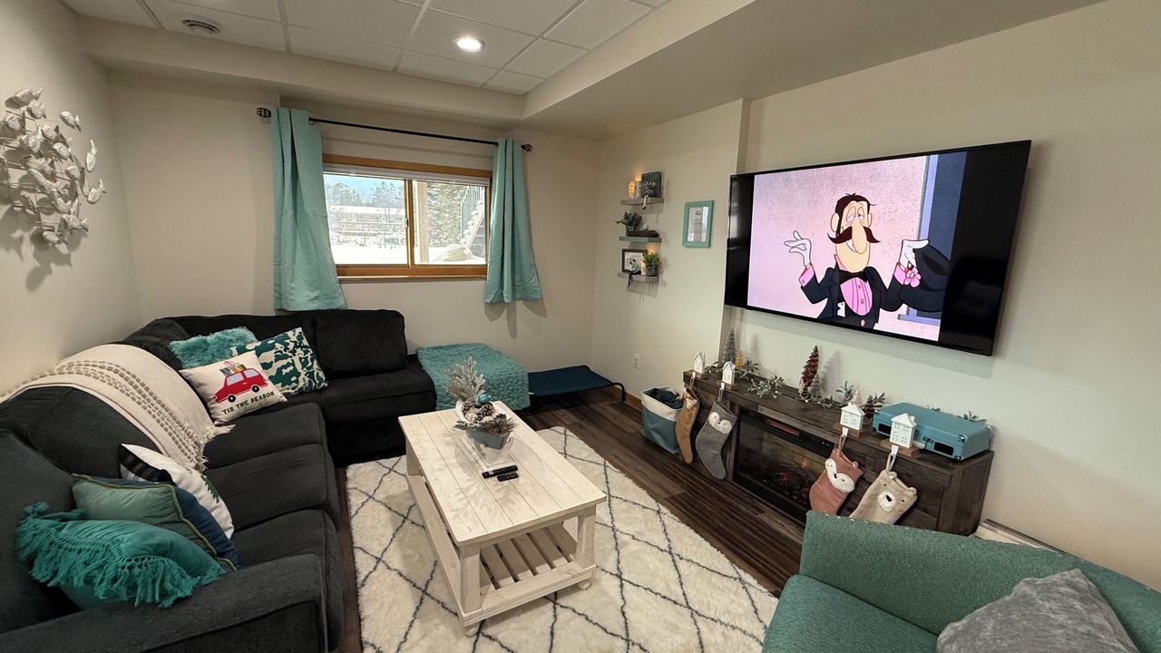 Photo of Livingroom in Eagle River
