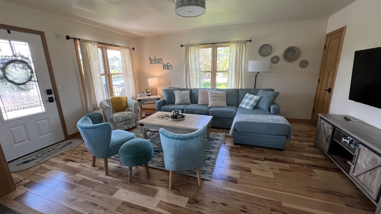 Photo of Livingroom in Eagle River