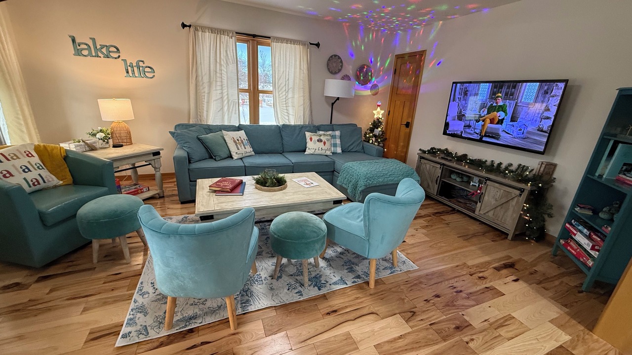 Photo of Livingroom in Eagle River