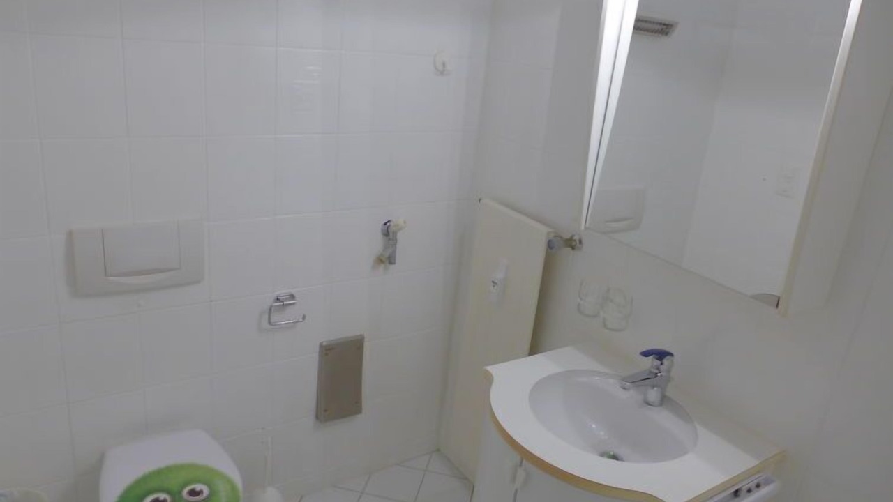 Photo of Bathroom in Lens