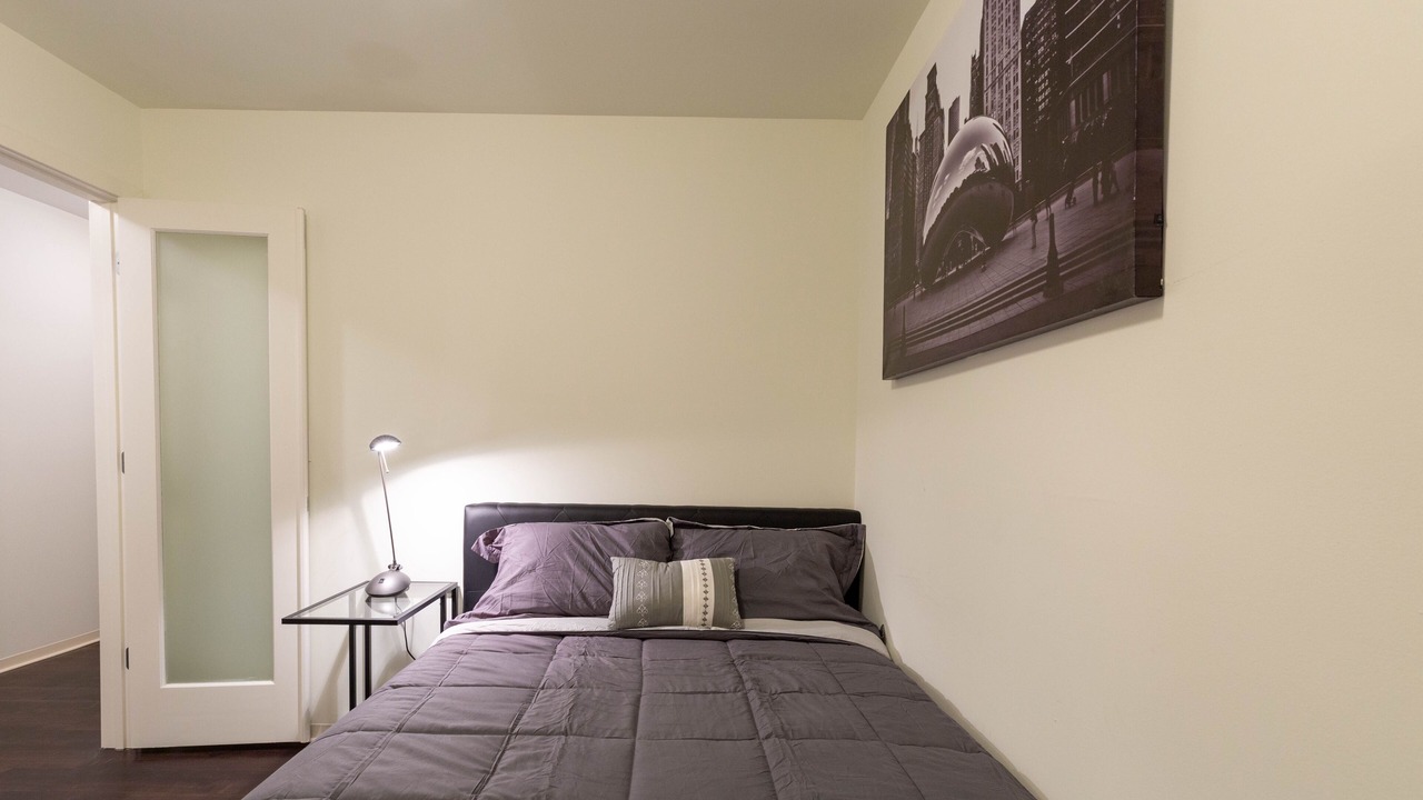 Photo of Bedroom in Evanston