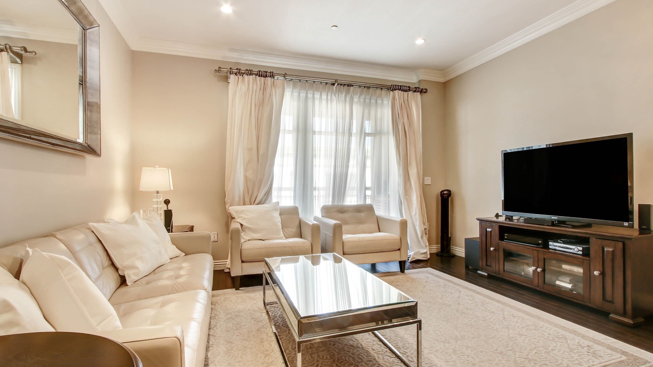Photo of Livingroom in Downtown