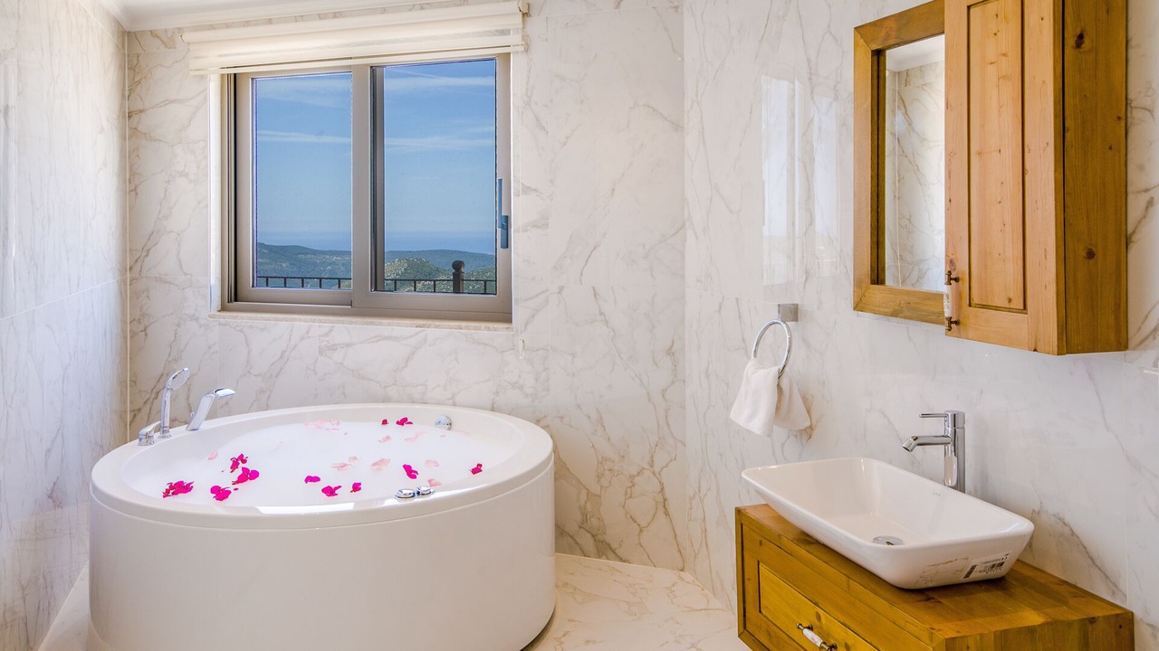 Photo of Bathroom in Islamlar