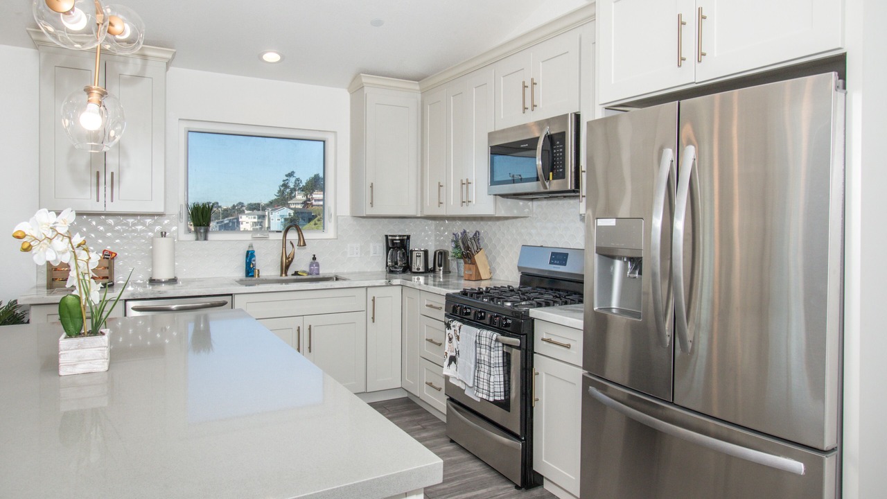 Photo of Kitchen in Edgemar - Pacific Manor
