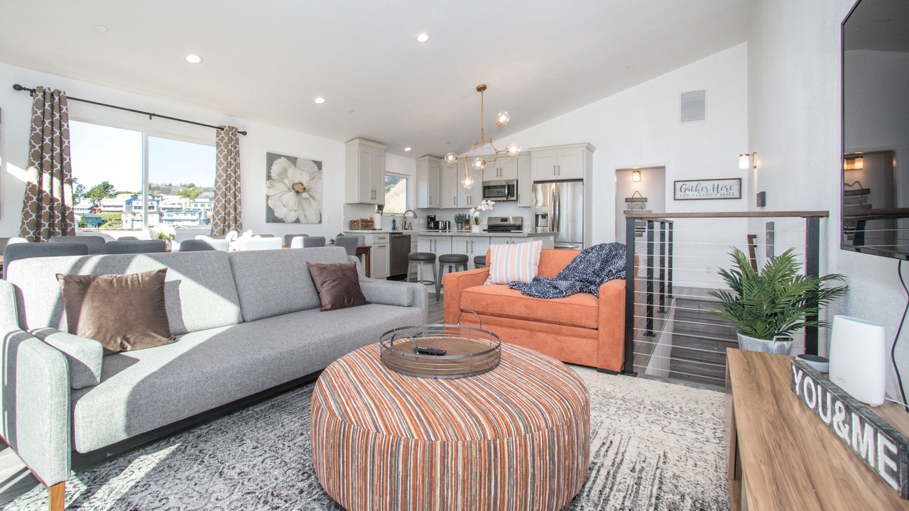 Photo of Livingroom in Edgemar - Pacific Manor