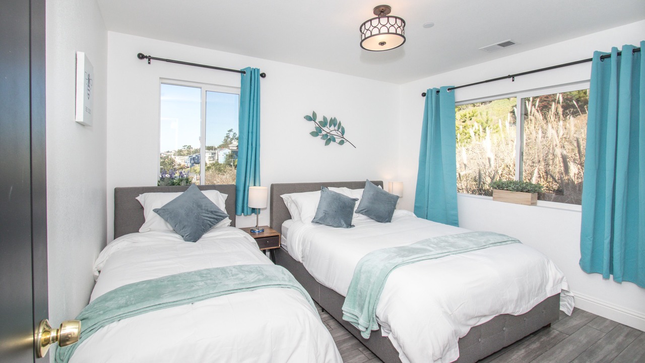 Photo of Bedroom in Edgemar - Pacific Manor