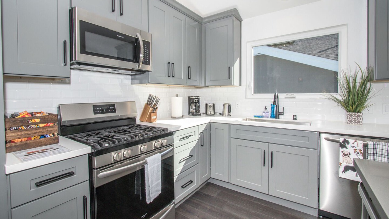 Photo of Kitchen in Edgemar - Pacific Manor