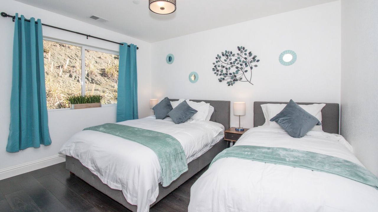 Photo of Bedroom in Edgemar - Pacific Manor