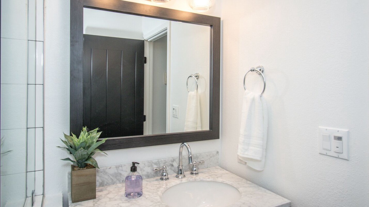 Photo of Bathroom in Edgemar - Pacific Manor