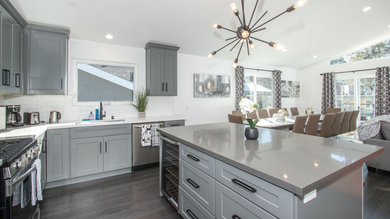 Photo of Kitchen in Edgemar - Pacific Manor