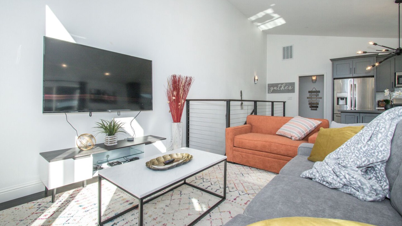Photo of Livingroom in Edgemar - Pacific Manor