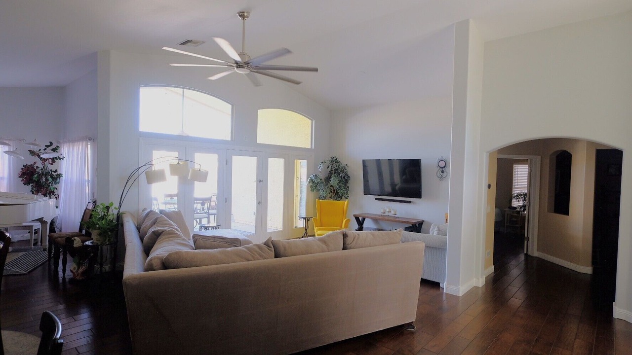 Photo of Livingroom in Adobe Highlands