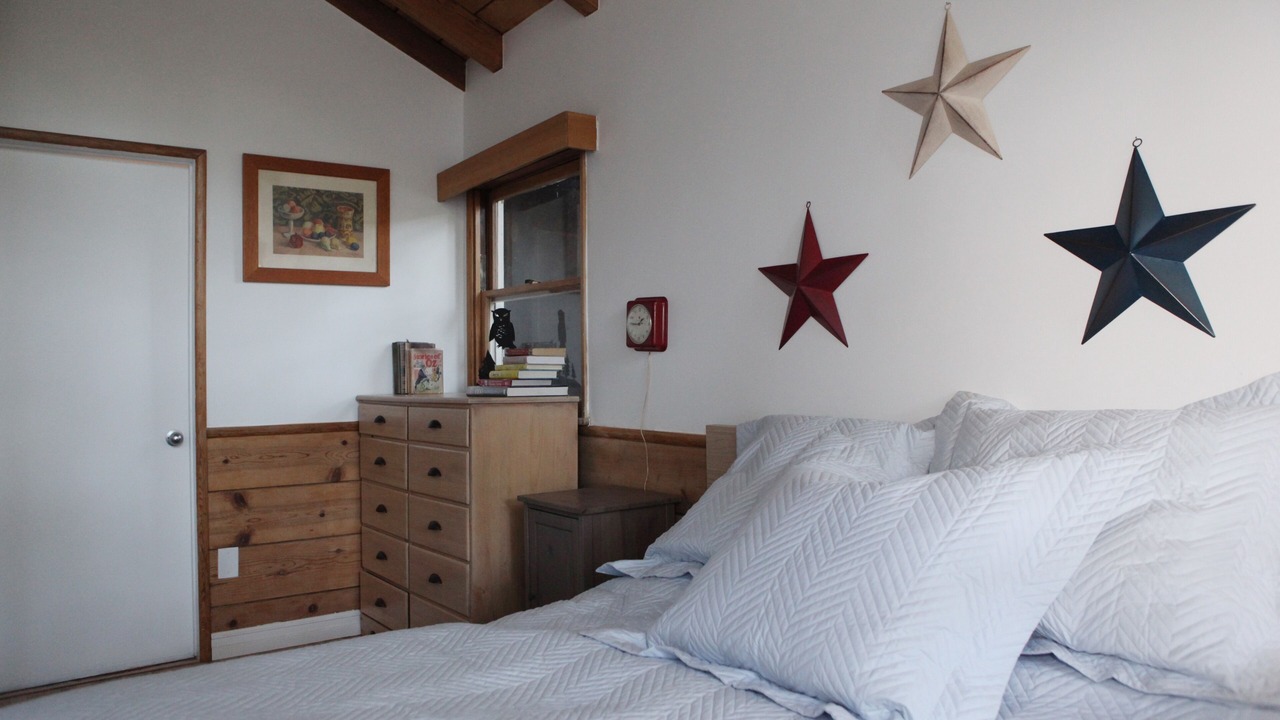 Photo of Bedroom in Hollywood Hills West