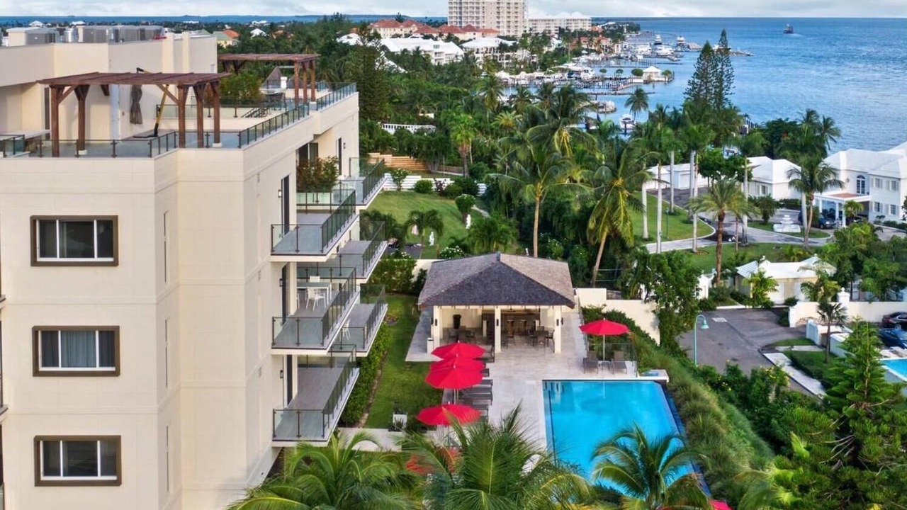 Photo of Others in Paradise Island