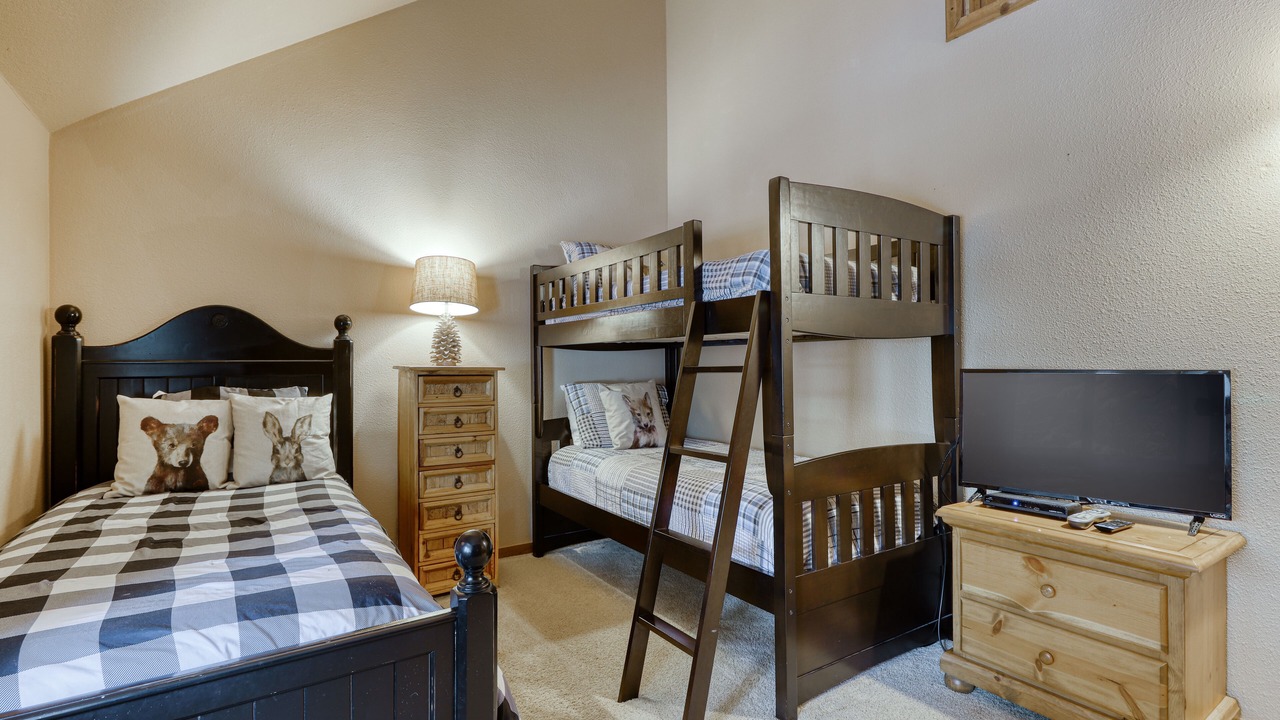 Photo of Bedroom in Sunriver