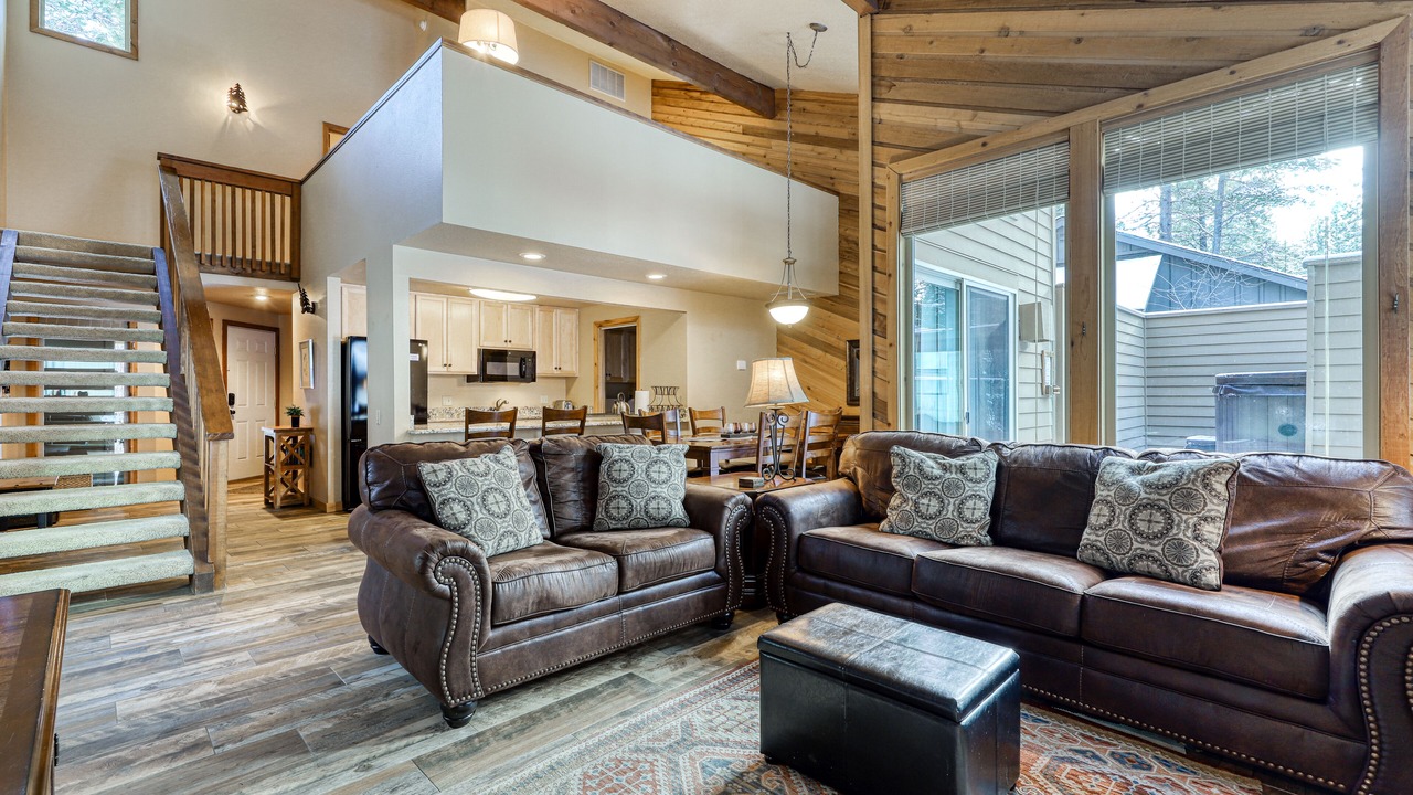 Photo of Livingroom in Sunriver