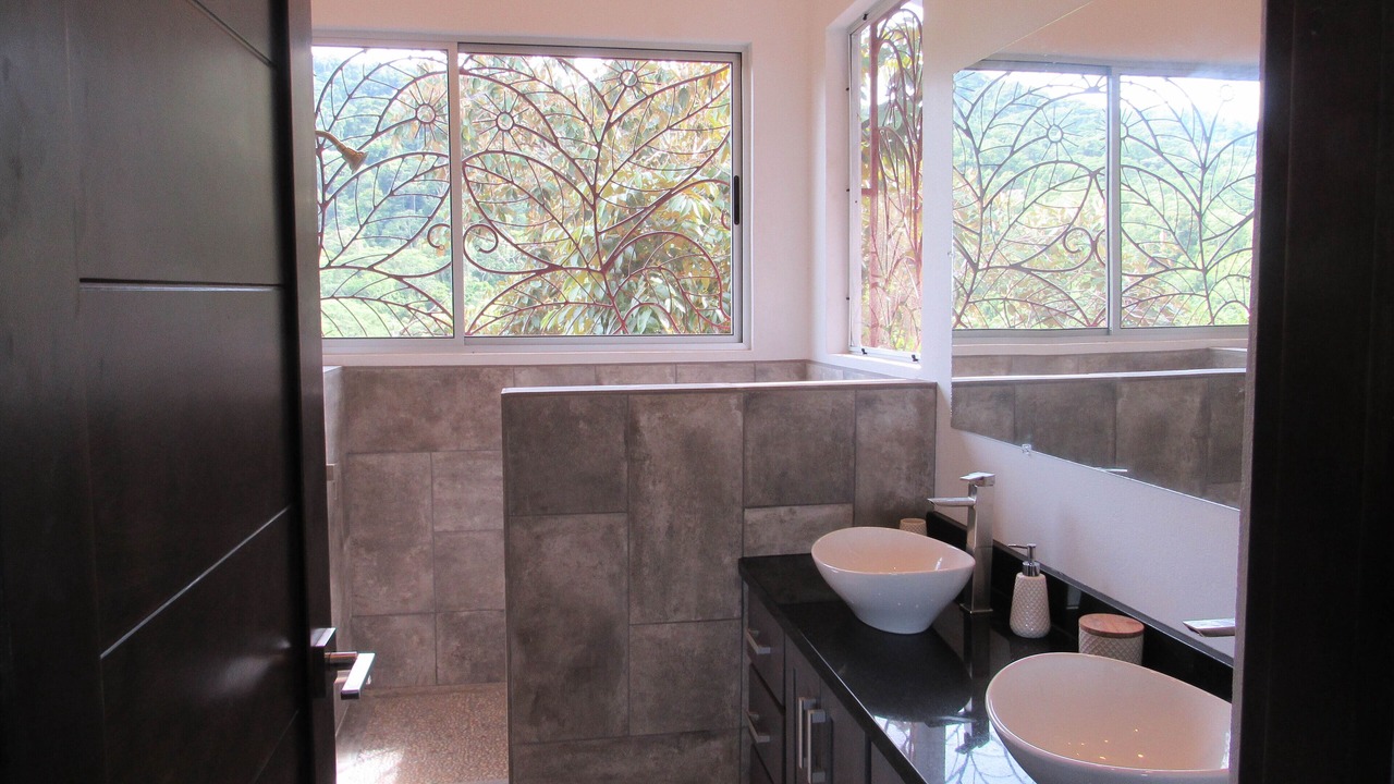 Photo of Bathroom in Portalon