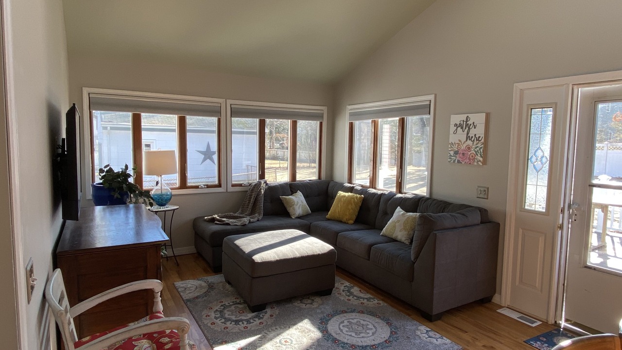 Photo of Livingroom in Mattituck