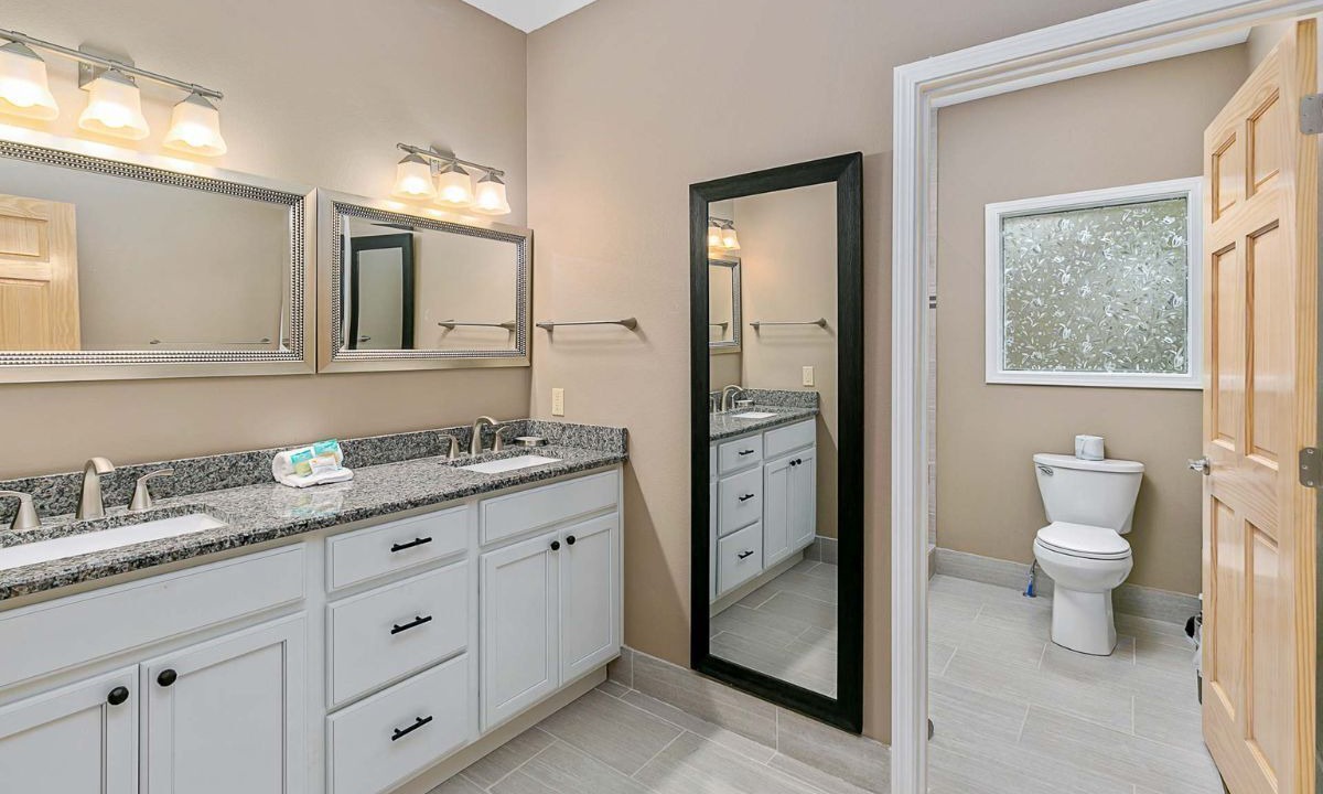 Photo of Bathroom in Chalet Village North