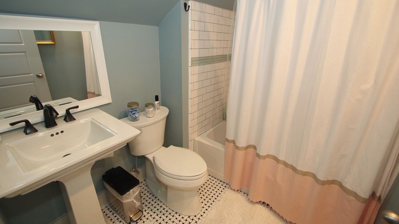 Photo of Bathroom in Broadmoor