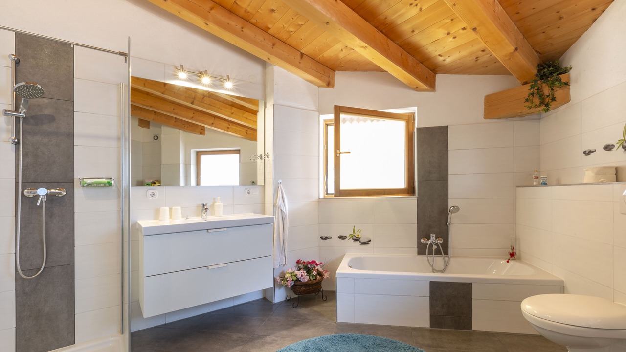 Photo of Bathroom in Oberperfuss