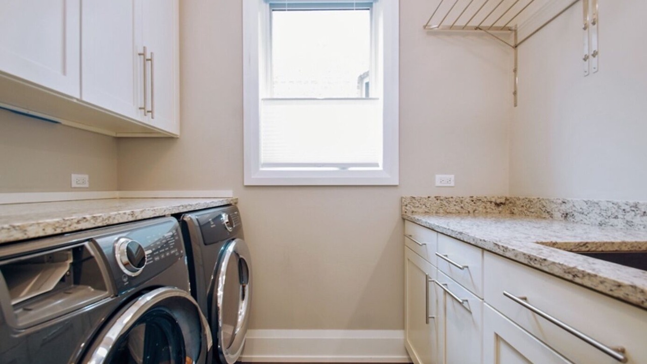 Photo of Bedroom in Lakeview