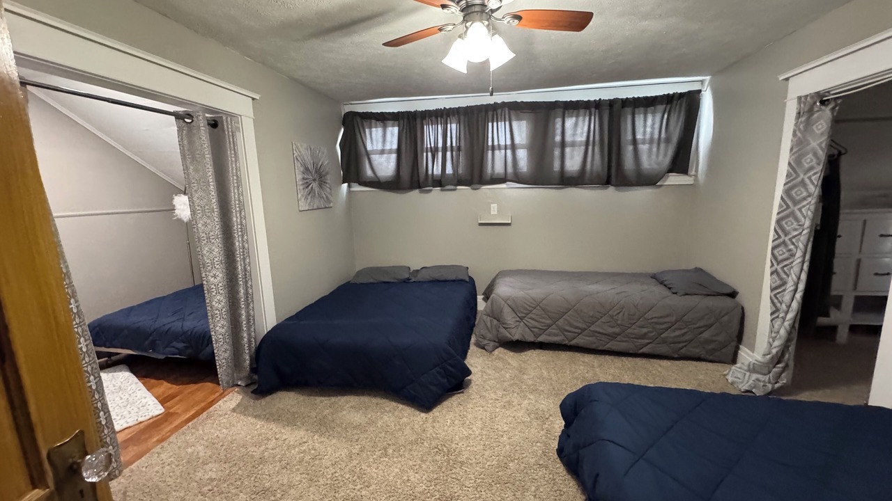 Photo of Bedroom in Westside Connection