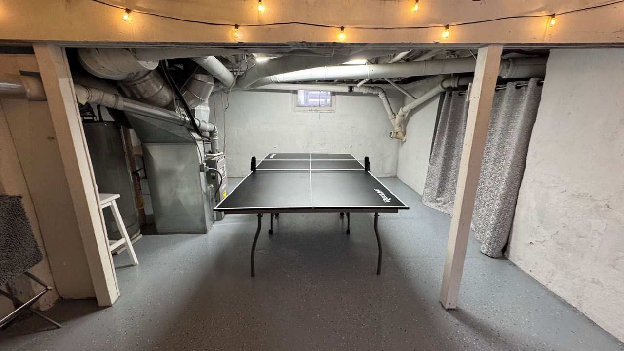 Photo of Bedroom in Westside Connection
