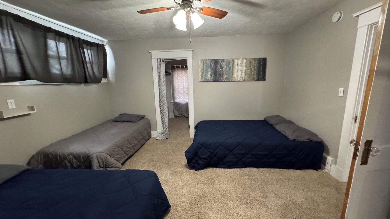 Photo of Bedroom in Westside Connection