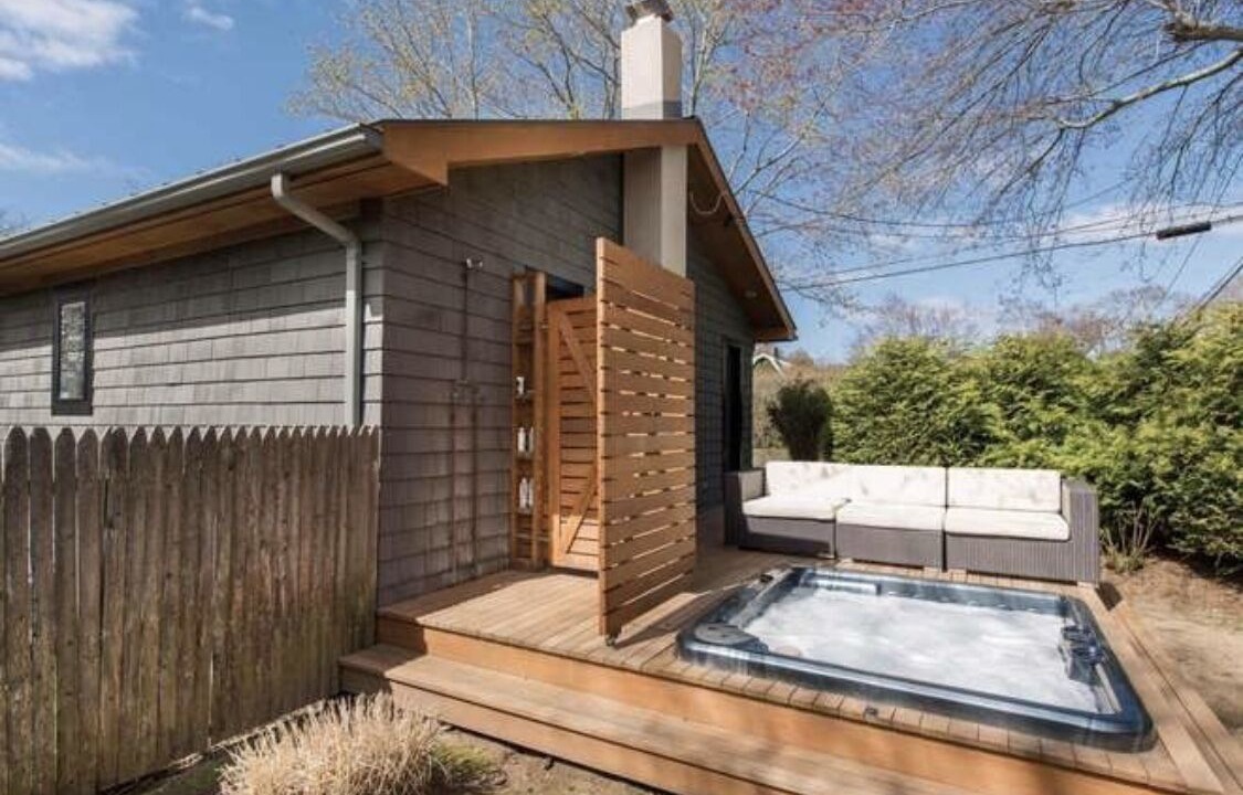 Photo of Patio Balcony in East Hampton North
