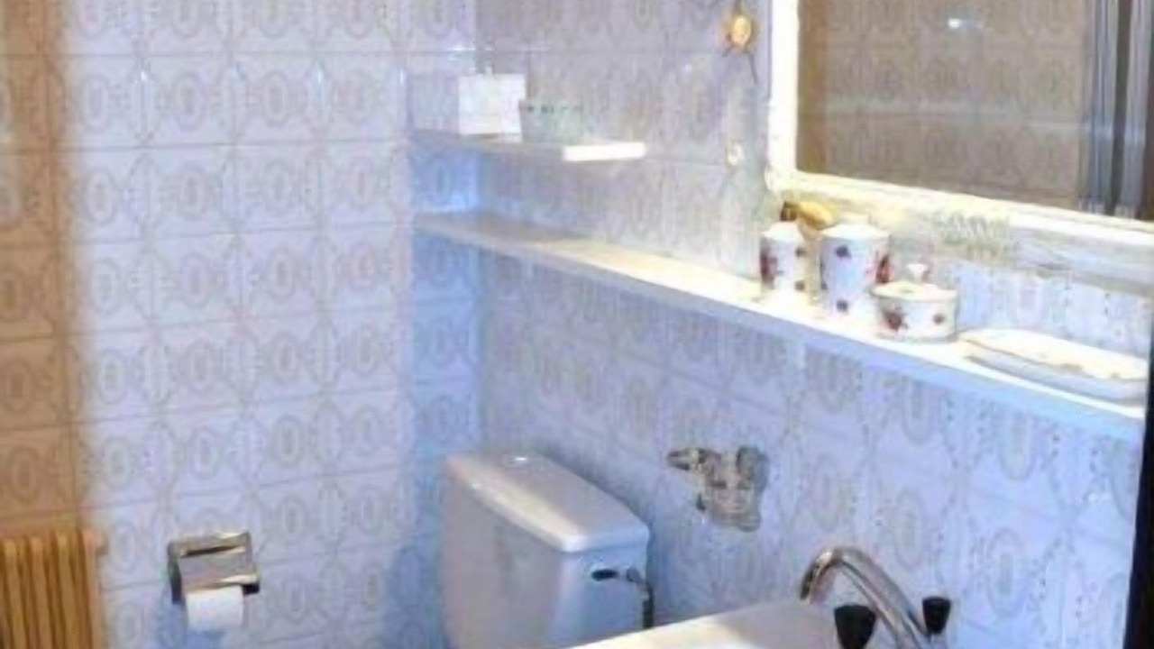 Photo of Bathroom in Vex