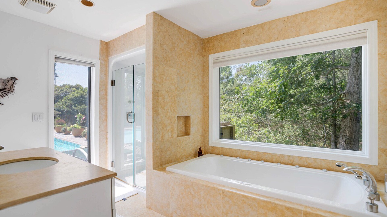 Photo of Bathroom in Beach Hampton