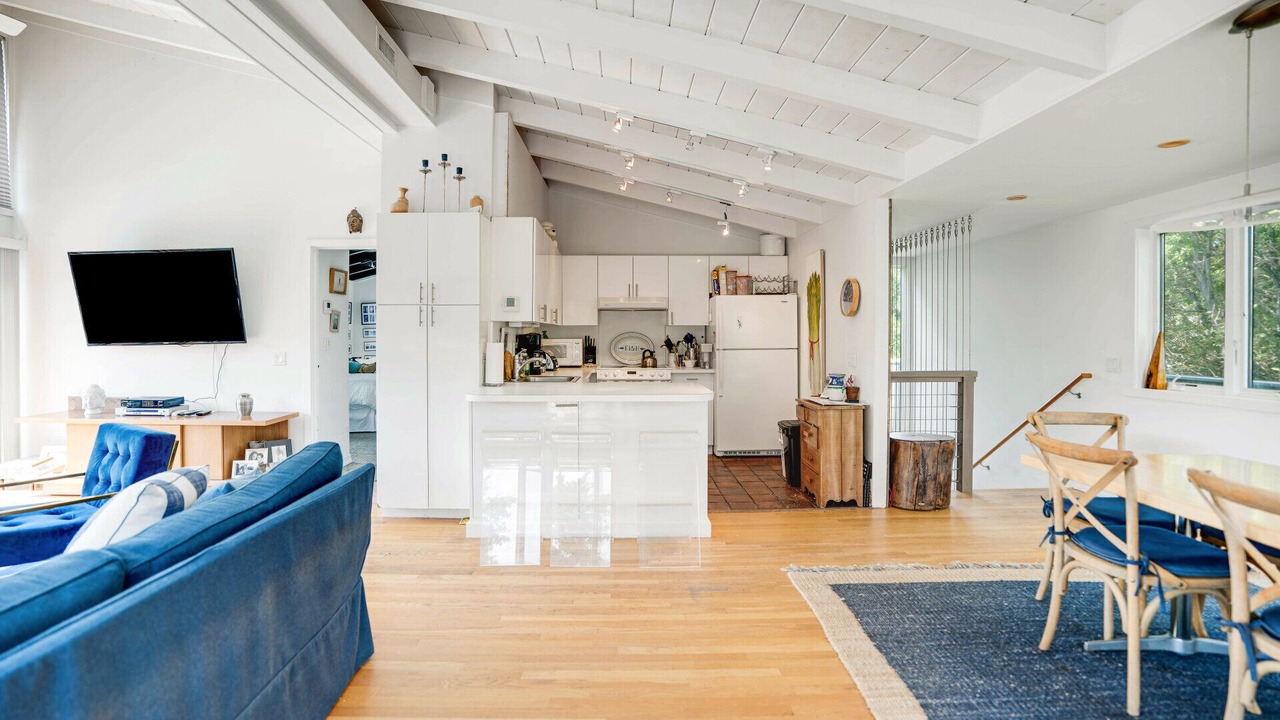 Photo of Livingroom in Beach Hampton
