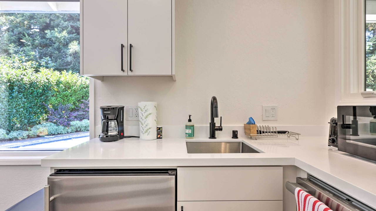 Photo of Kitchen in Linfield Oaks