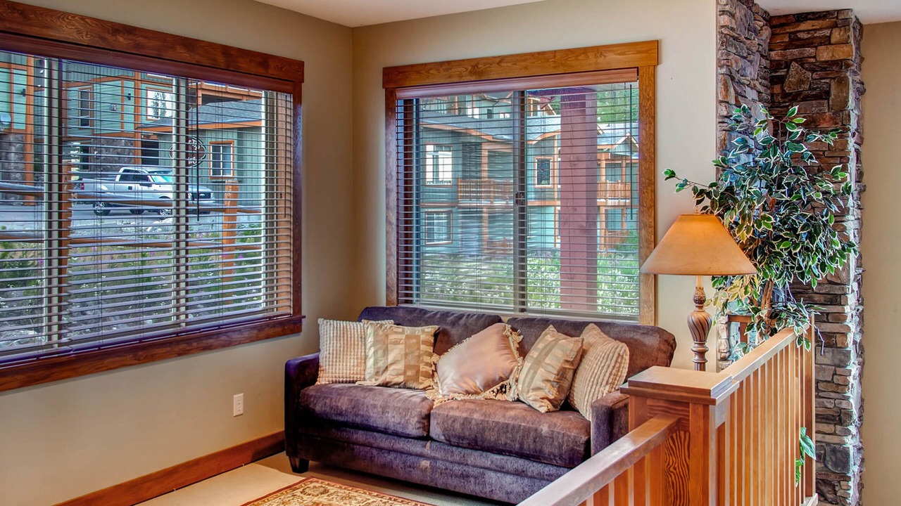 Photo of Livingroom in Snow Pine Estates