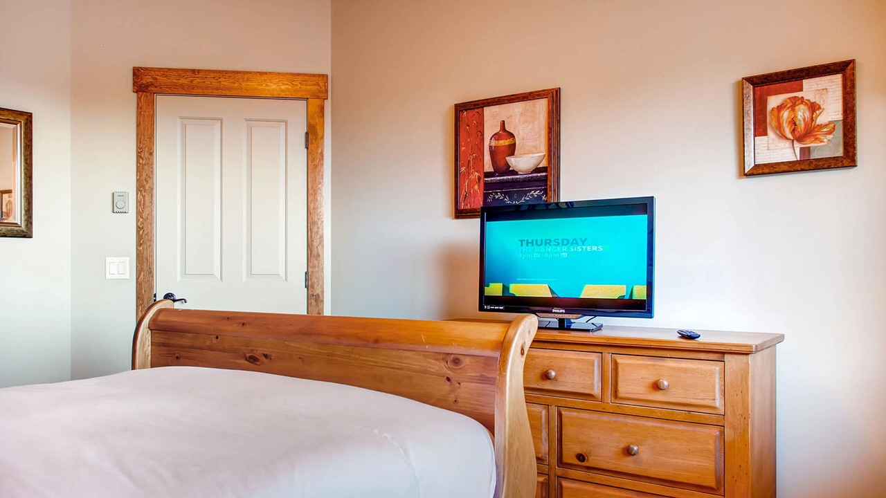 Photo of Bedroom in Snow Pine Estates