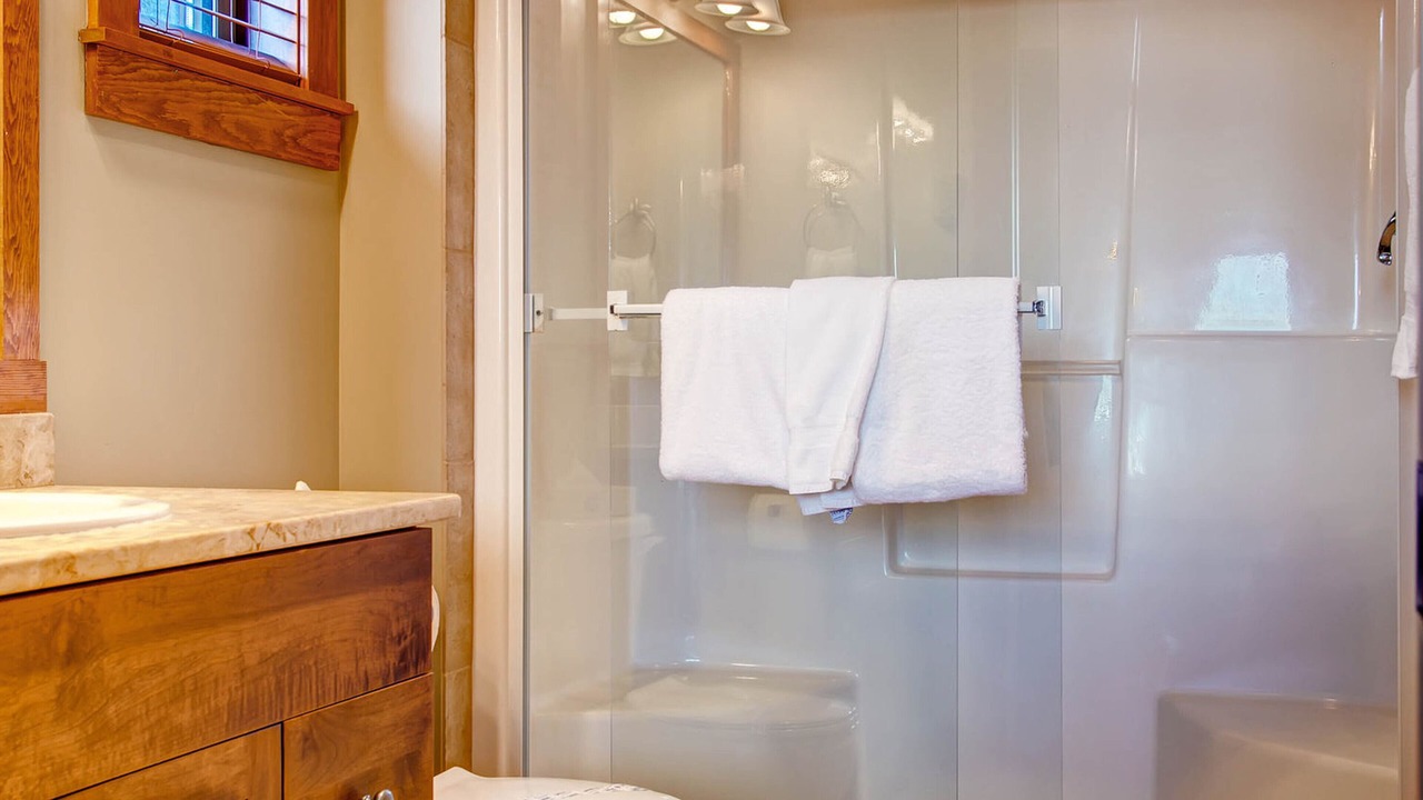 Photo of Bathroom in Snow Pine Estates
