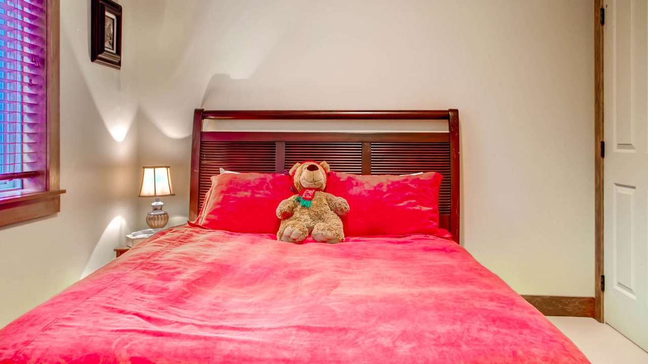 Photo of Bedroom in Snow Pine Estates