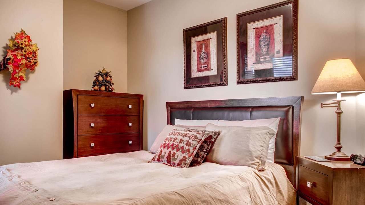 Photo of Bedroom in Snow Pine Estates