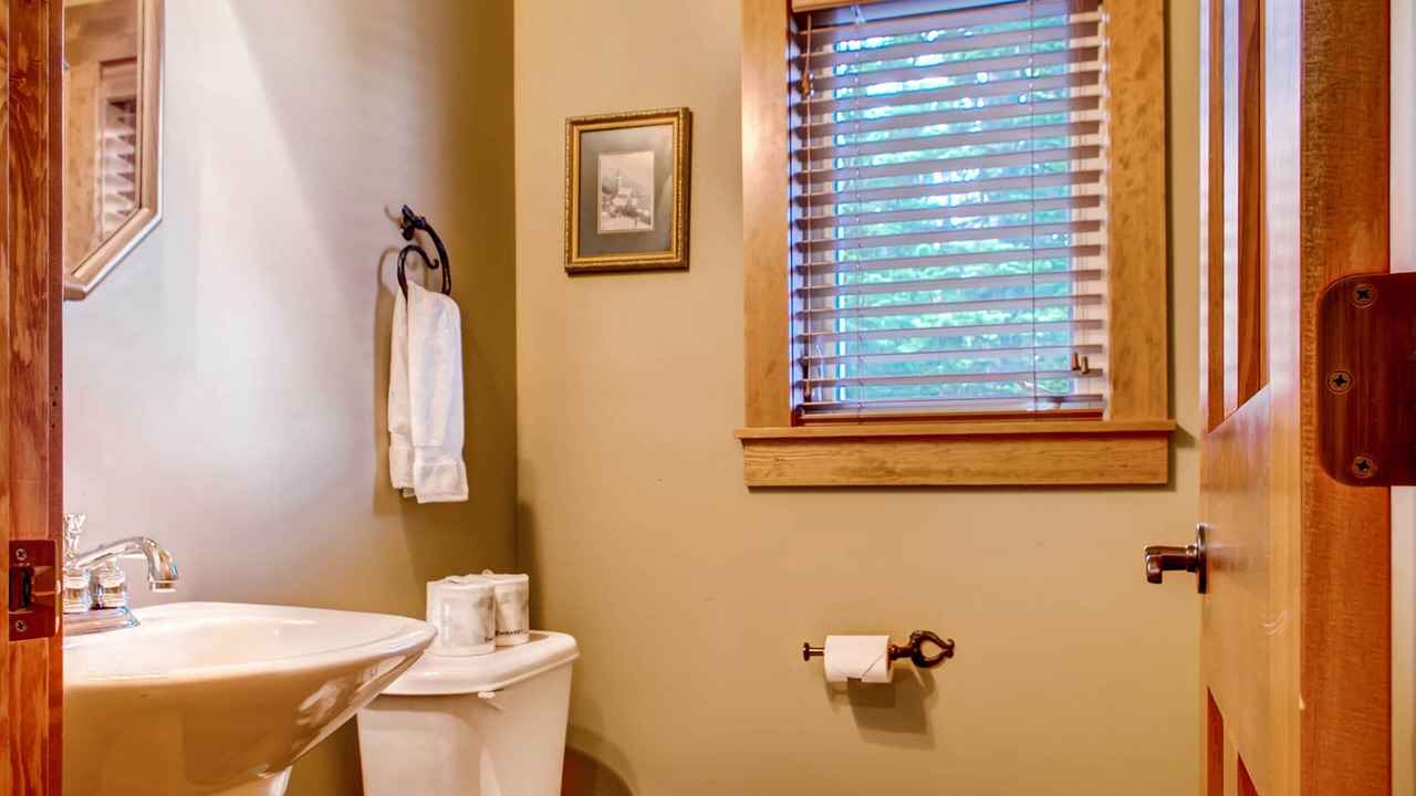 Photo of Bathroom in Snow Pine Estates