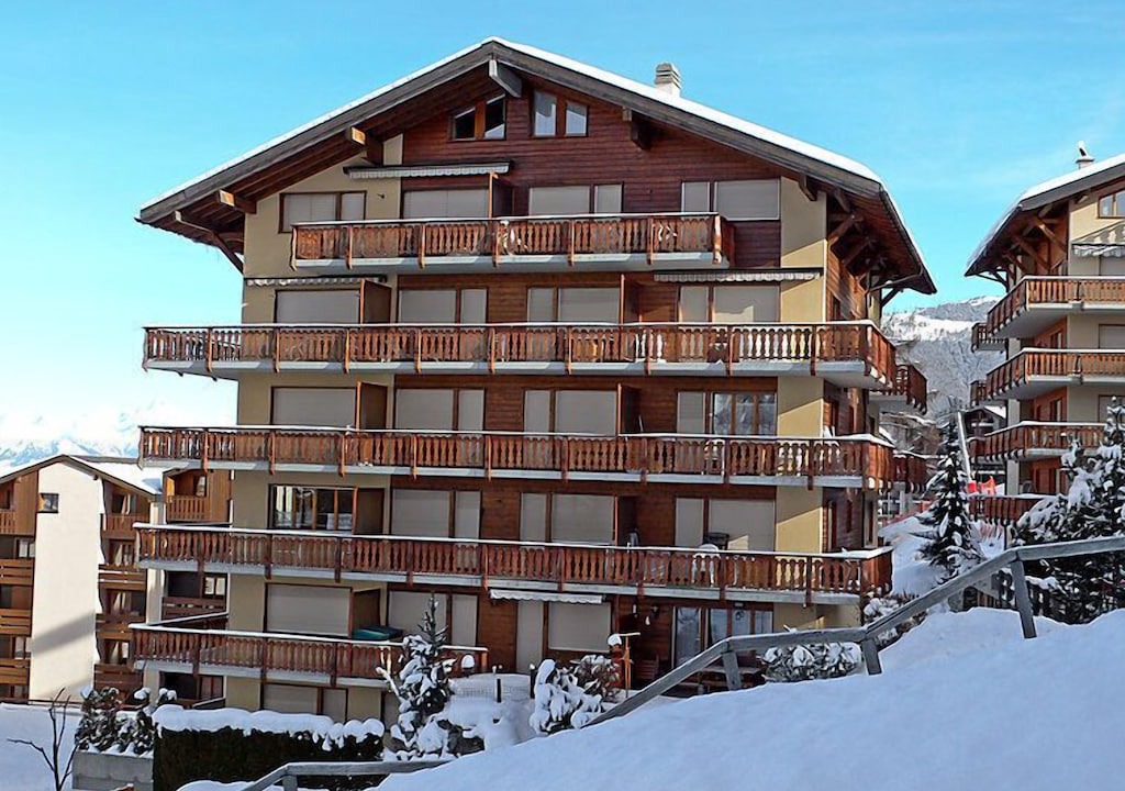 Photo of Buildings in Saint-Pierre-de-Clages