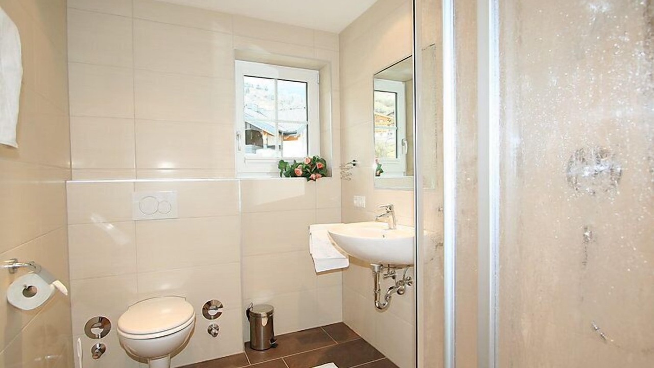Photo of Bathroom in Pians
